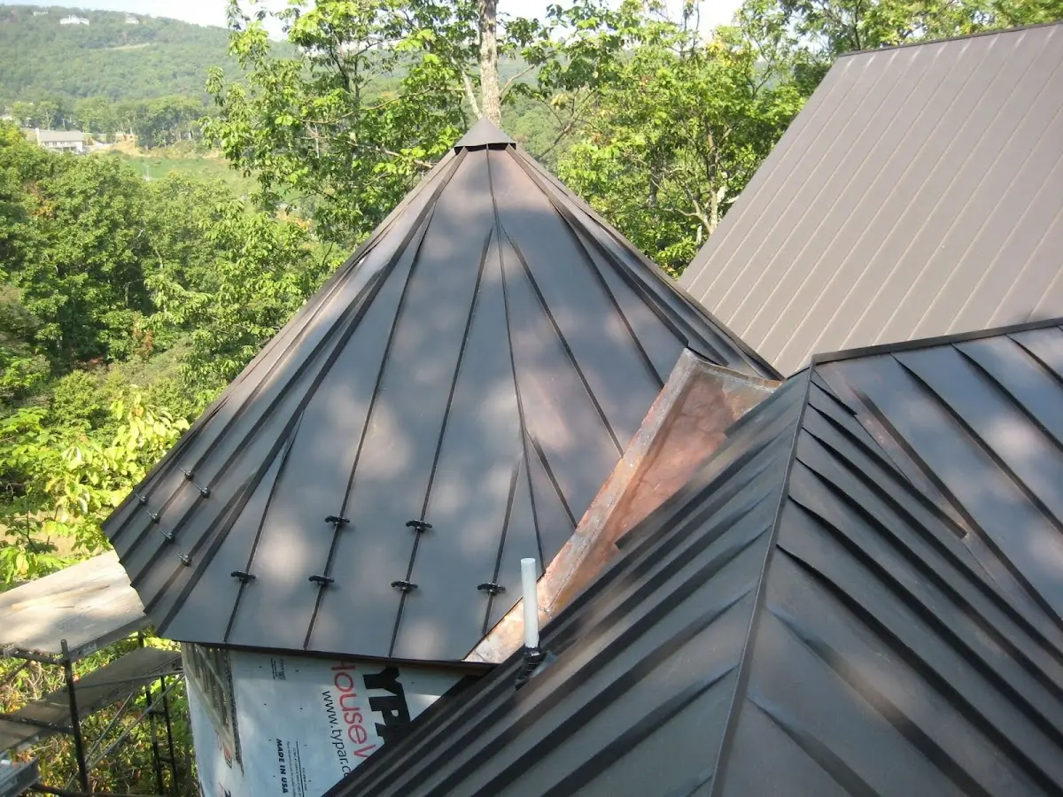 Professional Roof Tarp Installation by Craftsman Roofing in Lucketts
